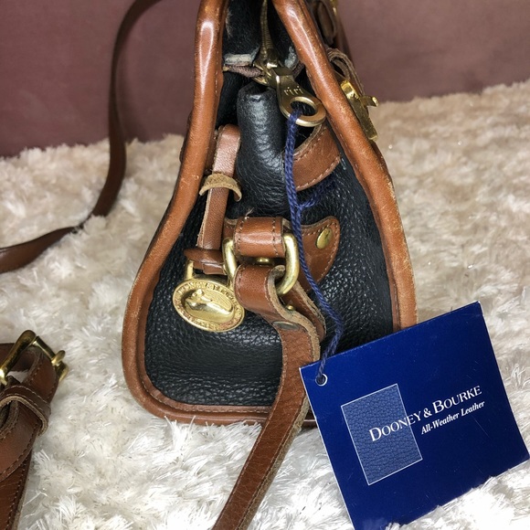 DOONEY & BOURKE BUCKLE ZIP TOP - Picture 5 of 16